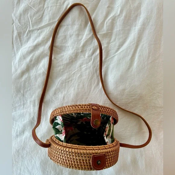 Round Wicker Crossbody Purse - Picture 3 of 3